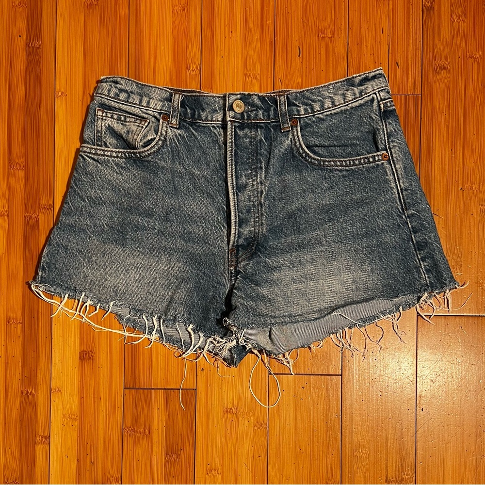 REFORMATION Charlie Cuffed High Rise Jean Shorts Size 29 - Picture 4 of 16